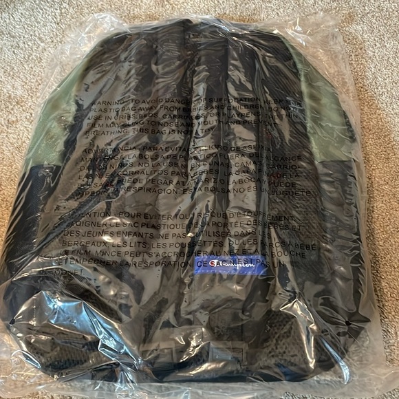 NEW Unisex Champion Green and Black Backpack - Picture 4 of 4